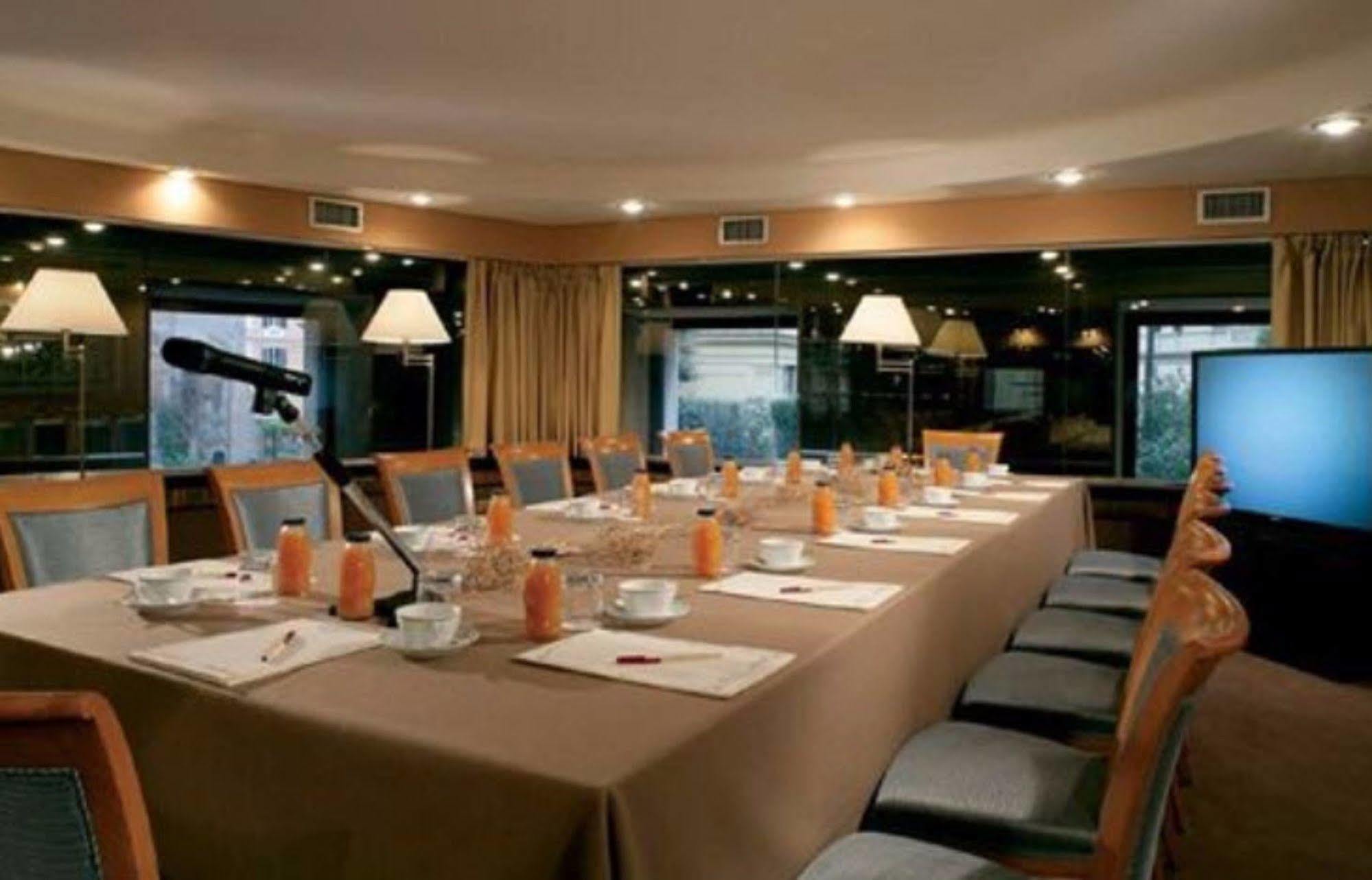 Art'Otel Rome Piazza Sallustio, Powered By Radisson Hotels Business photo